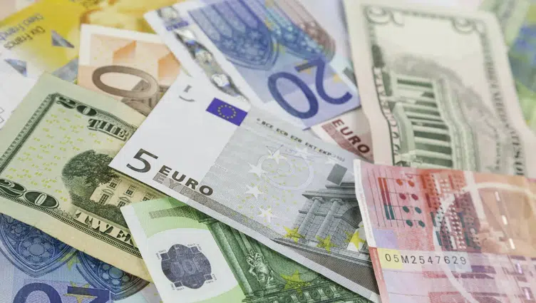 Döviz piyasasında gözler yeni günün rakamlarında! 8 Ekim dolar kaç TL, euro alış satış fiyatı ne kadar?