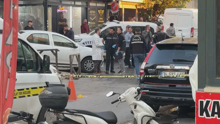 Kağıthane'de Sokak Ortasında Silahlı Saldırı: Otomobilde Hayatını Kaybetti