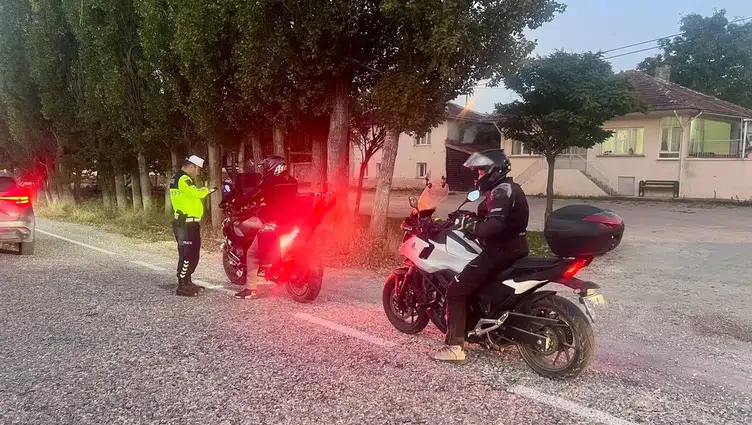 Bilecik'te motosiklet denetimlerinde 7 sürücüye ceza