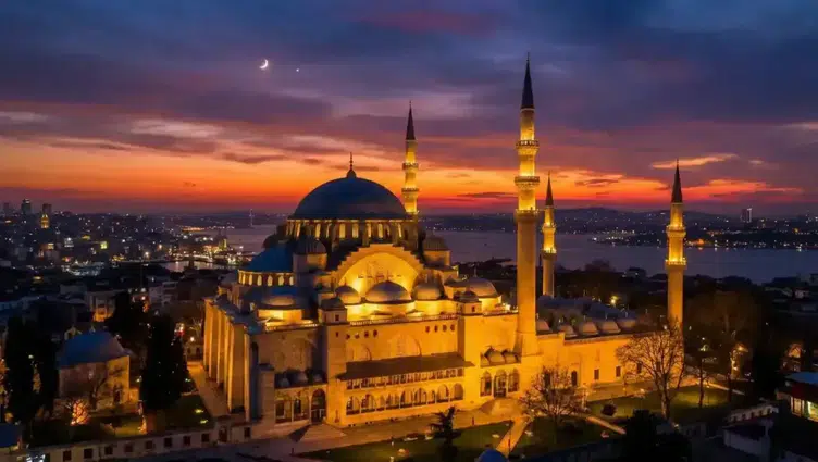 Kamu ve Özel Sektörde Ramazan Bayramı Tatili Kaç Gün Olacak ve Oruç Ne Zaman Bitecek?