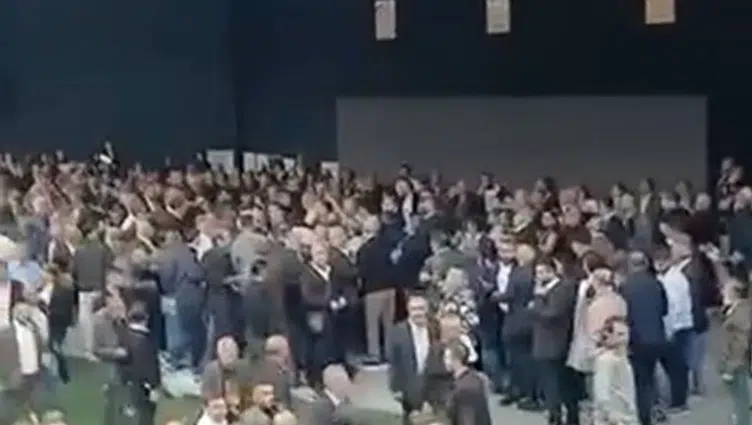 Yeni Parti Esenyurt ilçe kongresinde ortalık karıştı: Seçim iptal edildi
