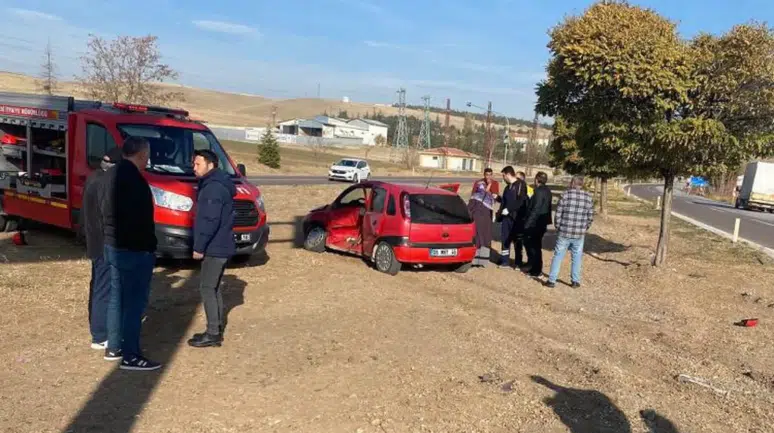 Çankırı'da iki araç çarpıştı: 1 ölü, 4 yaralı