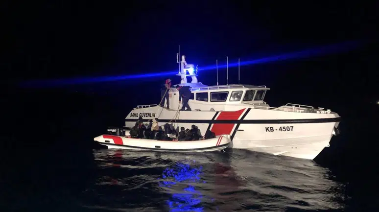 İzmir’de düzensiz göçmen operasyonu: 99 kişi yakalandı