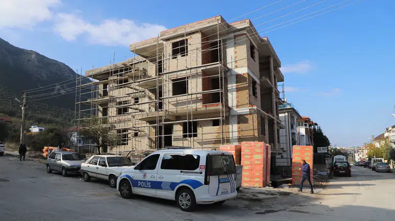 Denizli'de iş kazası: İnşaattan düşen işçi can verdi