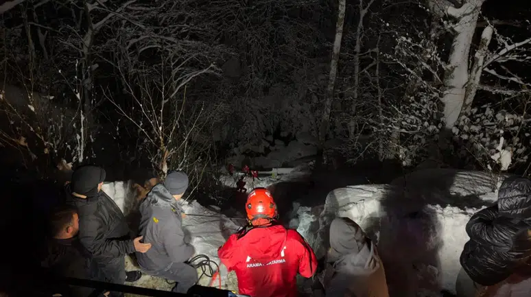Rize'de feci kaza: Uçuruma yuvarlanan araçtaki 2 kişi öldü