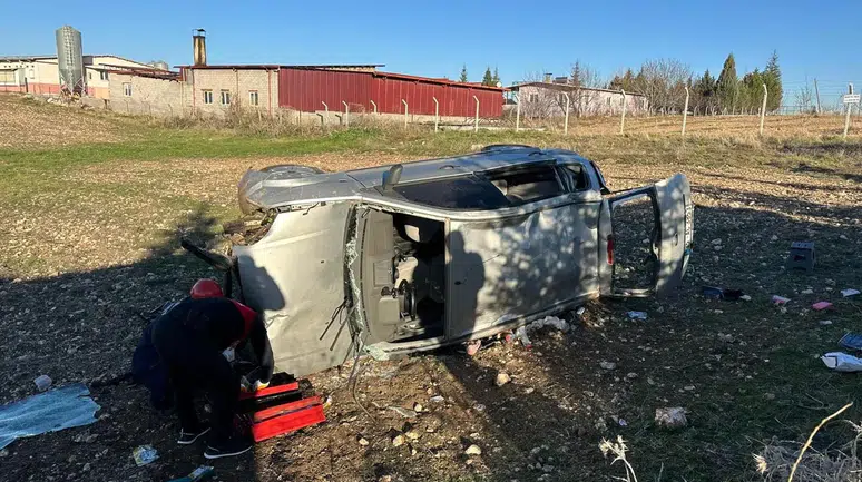 Uşak'ta trafik kazası: 1'i bebek 5 kişi yaralandı!
