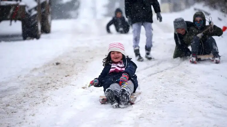 Artvin'de yarın okullar tatil mi?