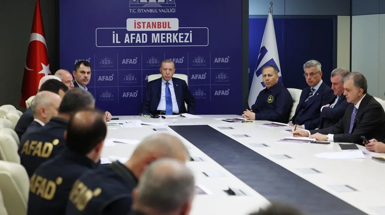 Cumhurbaşkanı Erdoğan AFAD Kriz Merkezi'nde