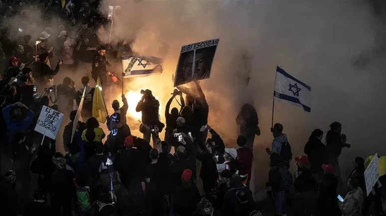 Tel Aviv'de büyük protesto