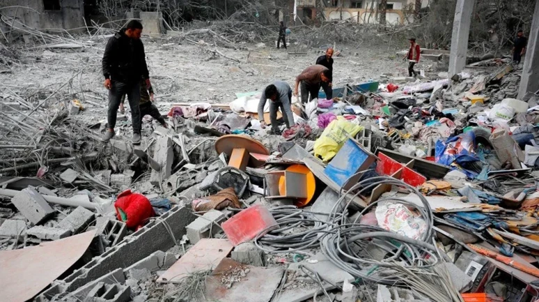 Gazze’de bir okul daha vuruldu: İsrail saldırılarında 18 Filistinli hayatını kaybetti