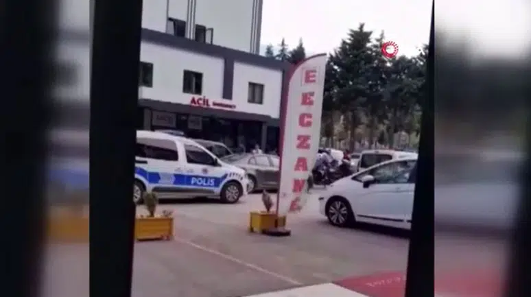 Amasya'da özel hastanede panik anları: Genç şahıs boğazına bıçak dayadı