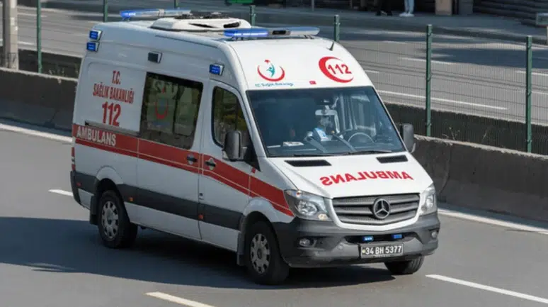 Şanlıurfa'da otomobiller kafa kafaya çarpıştı