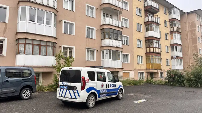 Erzurum'da tartışan eşler arasında kan aktı