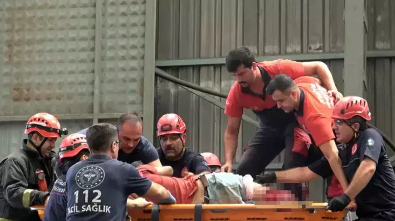 Antalya'da kırım makinesine düşen işçinin iki bacağı koptu