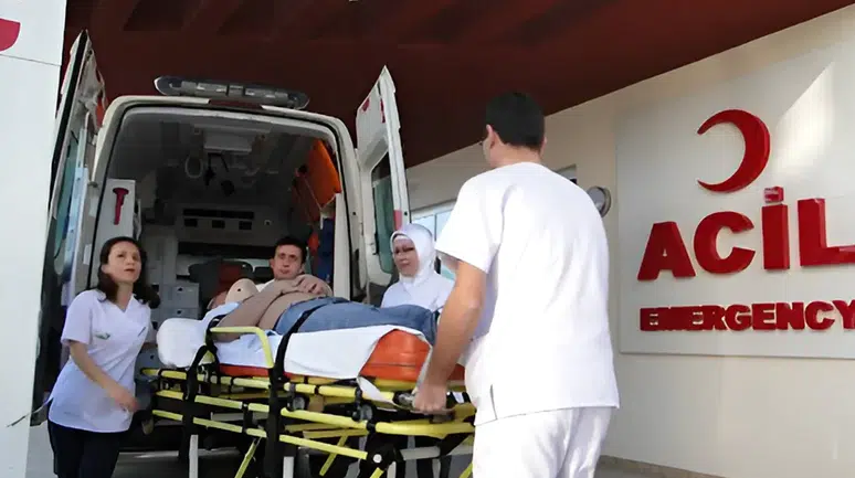 Bahçelievler'de 3 işçi hastanelik oldu