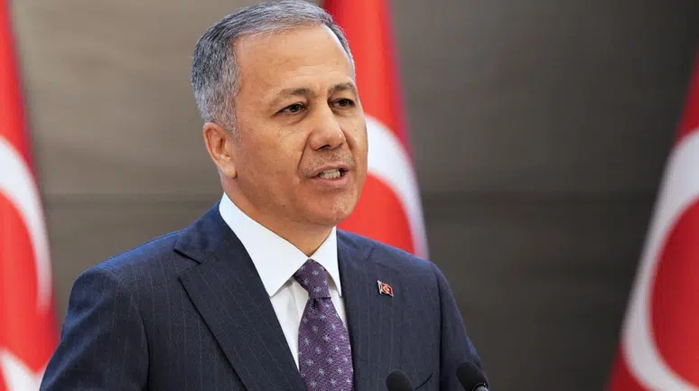 Bakan Yerlikaya: Diyarbakır’da 12 milyon 389 bin adet kök kenevir ve skunk ele geçirildi