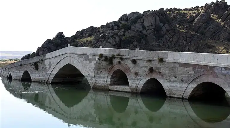 Dehşet anları: Arkadaşlarıyla iddialaştı, suda kayboldu