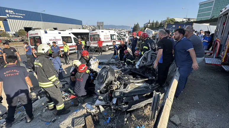 Kocaeli’de feci kaza: 5 kişi hayatını kaybetti