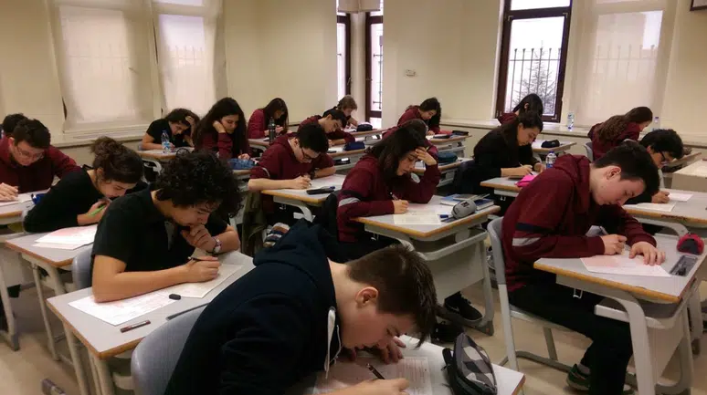Liselerdeki zorunlu eğitim 2 yıla mı düşüyor?