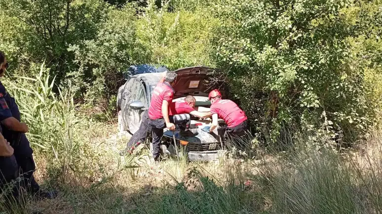 Bilecik'te kaza! Otomobil şarampole uçtu: 3 yaralı