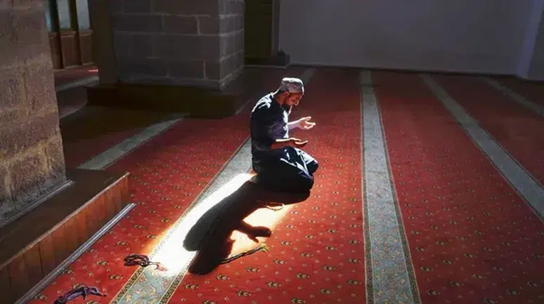 En güzel ve anlamlı Cuma mesajları: Sevdiklerinizi maneviyata davet edin!