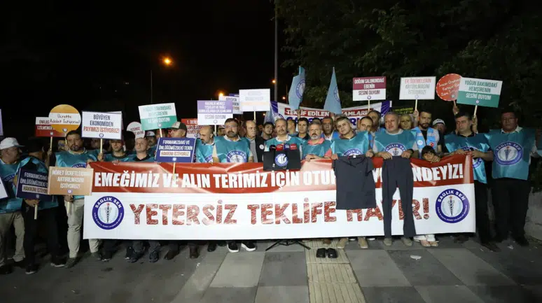 Sağlık-Sen, 81 ilde oturma eylemi düzenledi! 'Yetersiz teklife hayır'