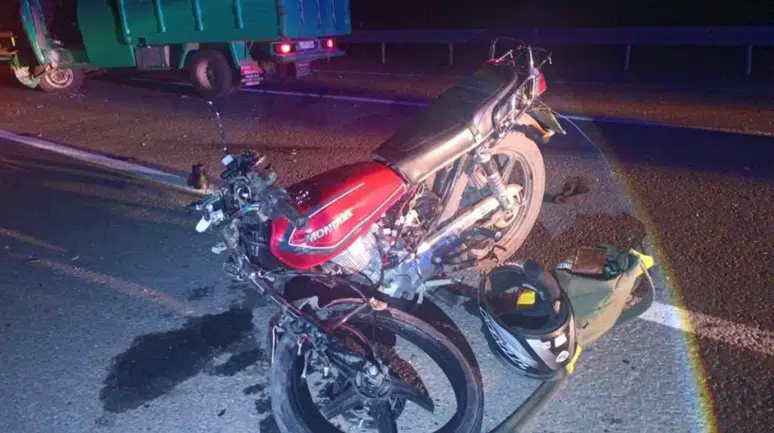 Giresun'daki kamyonete çarpan motosikletteki 2 kişi öldü