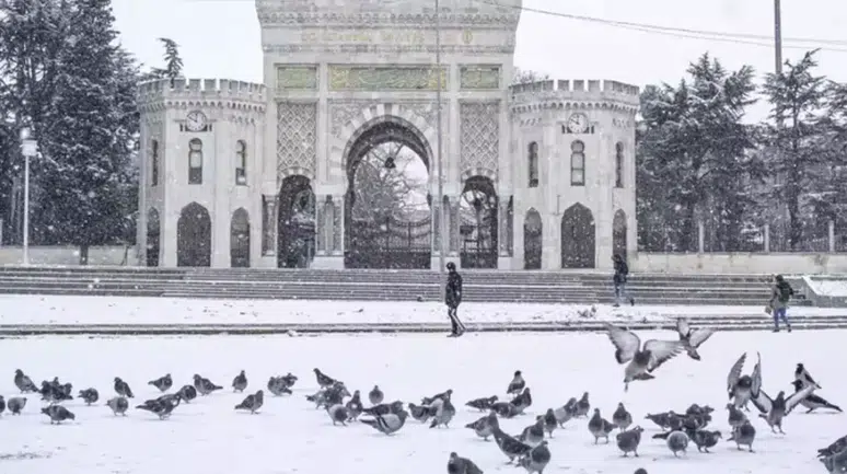 Bugün İstanbul’da üniversiteler tatil mi? İşte kar tatili hakkında en son gelişmeler!