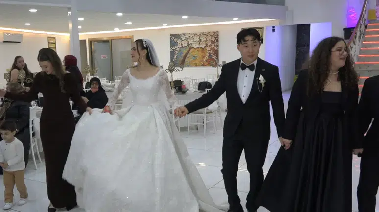 Güney Kore’den geldi, Rize’ye damat oldu: Müslüman olup 'Can' ismini aldı!