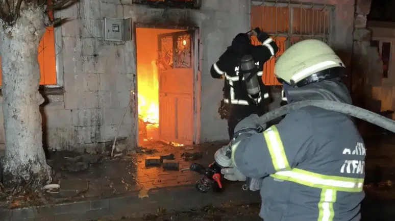 Adıyaman'da yalnız yaşayan adamın yaktığı soba yangına neden oldu