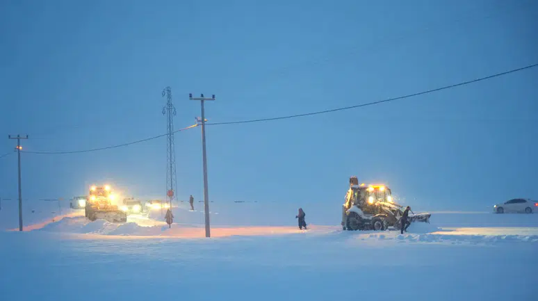 Muş'ta kar engeli: 368 köy yolu ulaşıma kapandı!