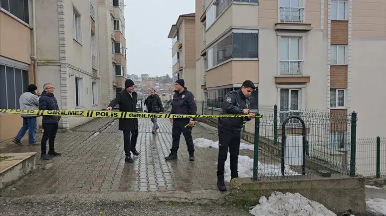 Karabük'te istinat duvarının çökme riskine karşı 5 daire boşaltıldı