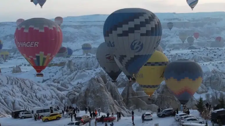 Kapadokya'da balonlar bir hafta sonra yeniden havalandı