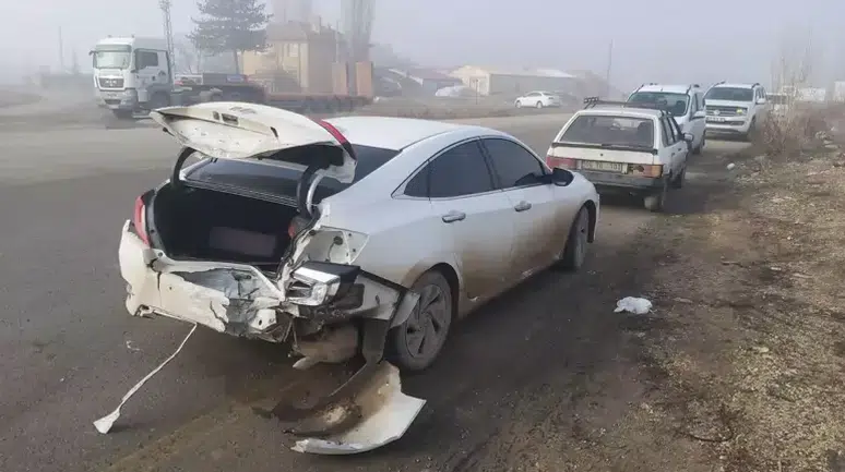 Ankara'da yoğun sis kazaya yol açtı: 5 yaralı