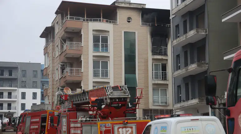 Hatay'da işçilerin kaldığı dairede yangın çıktı
