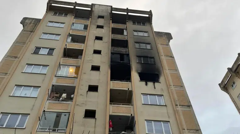 Giresun'da yangın: Alevler kısa sürede yayıldı, binayı duman kapladı