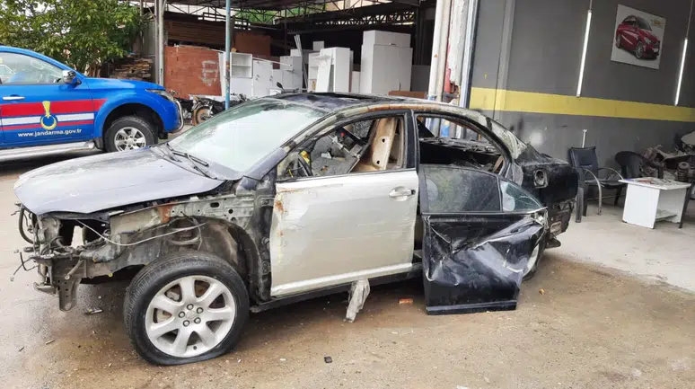 Arabanın önü başka arkası başka çıktı! Tokat'ta şase numarası değiştirme operasyonu