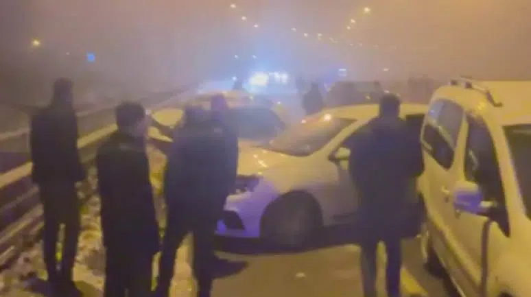 Diyarbakır'da 7 araçlı zincirleme kaza: 4 kişi yaralandı