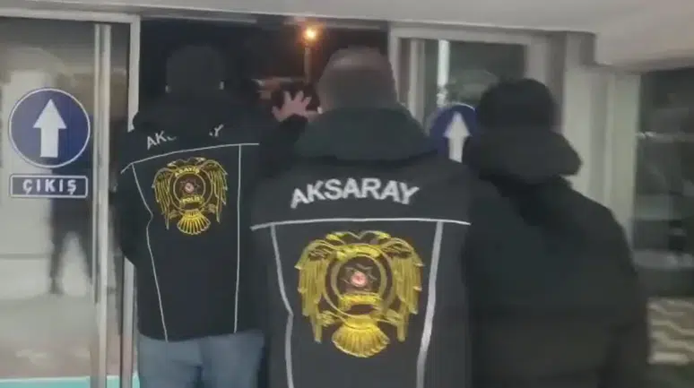 Aksaray'da bıçakçı dükkanında soygun: 18 yaşından küçük 3 şahıs yakalandı