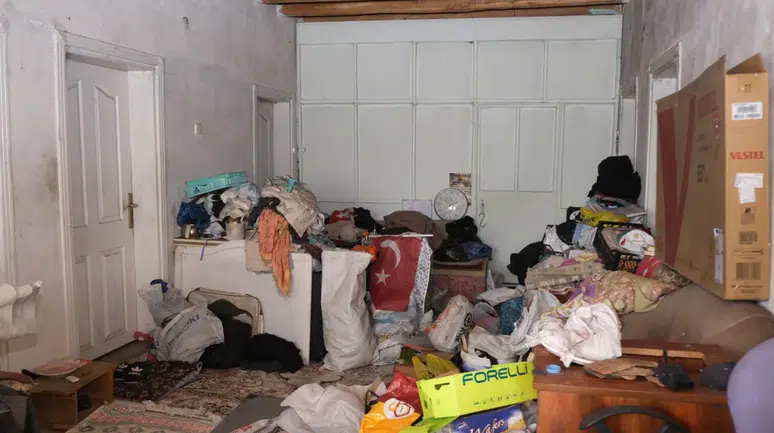 Yozgat’ta evinden 10 ton çöp çıktı