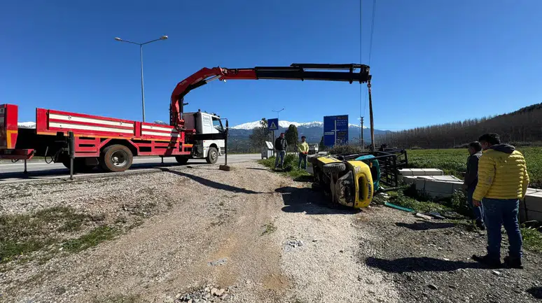 Muğla'da forklift devrildi : 1 kişi ağır yaralandı
