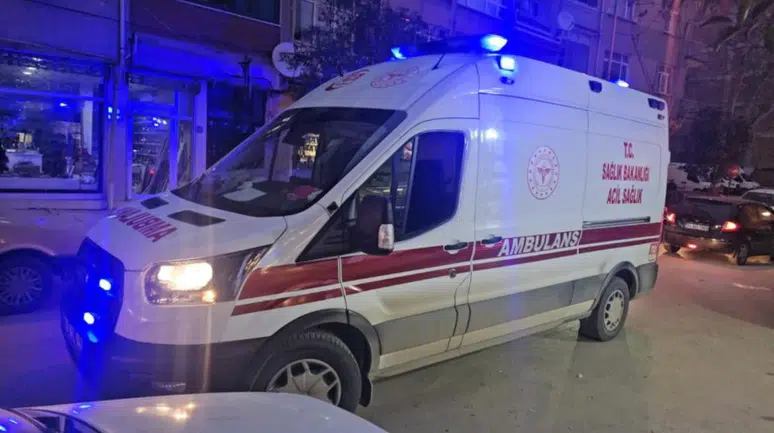Elazığ'da motosiklet yayaya çarptı : 2 yaralı