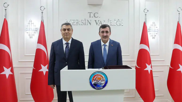 Cumhurbaşkanı Yardımcısı Cevdet Yılmaz , Mersin Valiliği’ni ziyaret etti