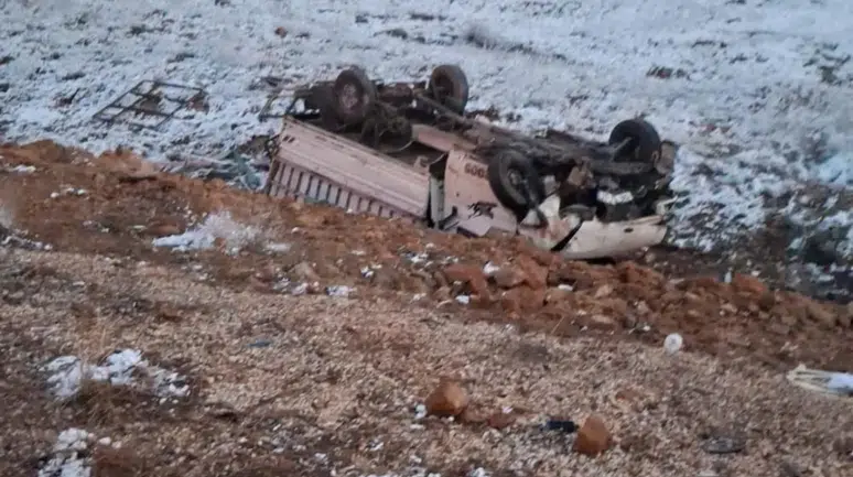 Konya'da kamyonet şarampole devrildi : Yaralılar var