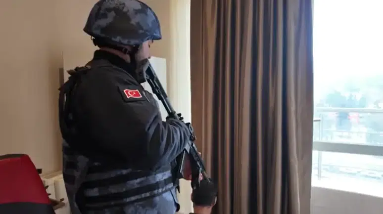 Kastamonu’da 23 adrese uyuşturucu operasyonu : Çok sayıda gözaltı