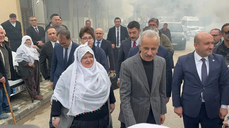 Bakan Uraloğlu: İnşallah önümüzdeki sene de her şeyle beraber bu yolu bitireceğiz