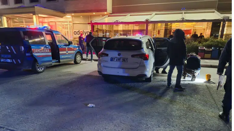 Afyonkarahisar'da korkunç olay : 5 gündür park halinde olan araçtan ceset çıktı