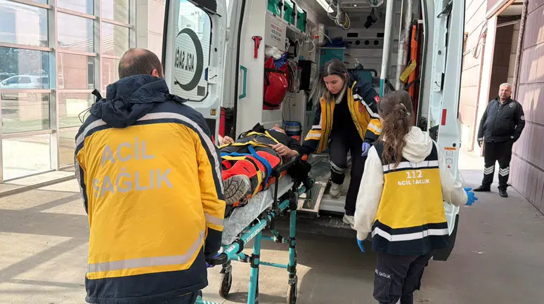 Adıyaman’da asansör boşluğuna düşen 2 işçi yaralandı