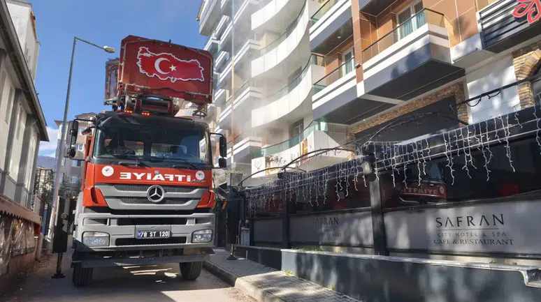 Karabük'te otelde korkutan yangın!