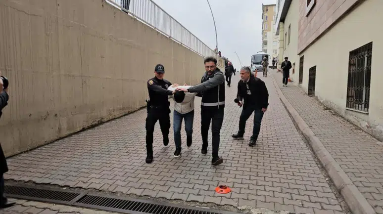 Kayseri'de organize suç örgütüne operasyon : 5 şüpheli tutuklandı